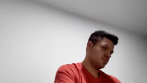 cristopher3042 online show from February 14, 2025, 3:43 am