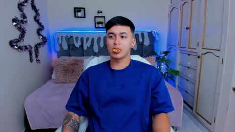 Snapshot of cristopher_strong chatting on December 10, 2024, 9:33 am Cristopher online show from December 10, 2024, 9:33 am