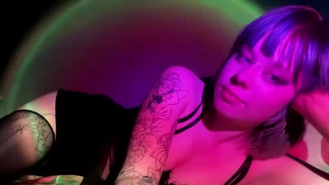 cristyynyy online show from August 2, 2026, 9:57 pm