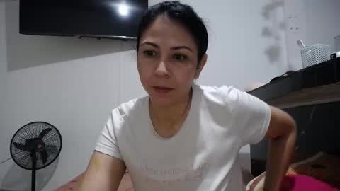 crisyoha4020 online show from October 20, 2025, 8:20 pm