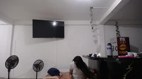 crisyoha4020 online show from October 25, 2025, 10:59 pm