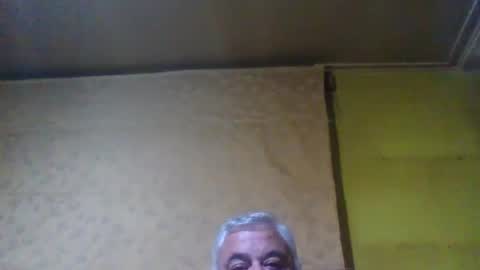 Snapshot of crmperez chatting on January 31, 2025, 1:43 am crmperez online show from January 31, 2025, 1:43 am