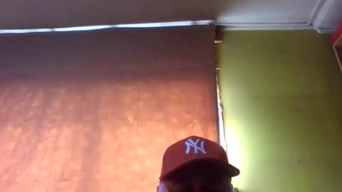 Snapshot of crmperez chatting on September 10, 2025, 6:19 pm crmperez online show from September 10, 2025, 6:19 pm