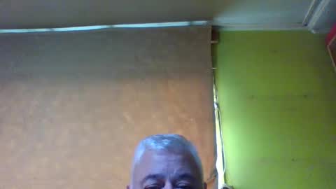 Snapshot of crmperez chatting on September 18, 2025, 8:33 pm crmperez online show from September 18, 2025, 8:33 pm