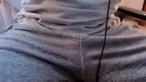 crocken_bisc online show from October 4, 2025, 4:38 pm