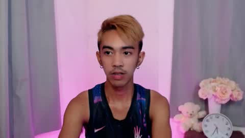 crocodale online show from November 11, 2025, 2:06 pm