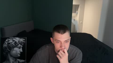 cronck52 online show from December 19, 2025, 11:34 pm