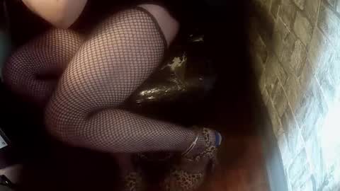 crossdresser krystal online show from September 29, 2025, 3:39 pm