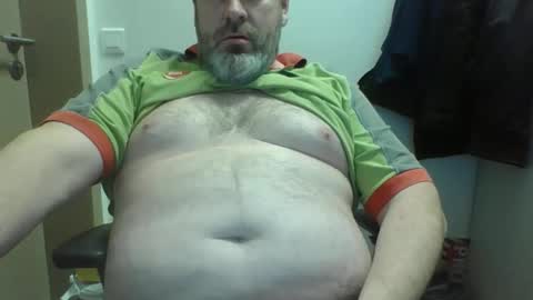 Snapshot of crouch1 chatting on January 13, 2026, 11:04 am Crouch1 online show from January 13, 2026, 11:04 am