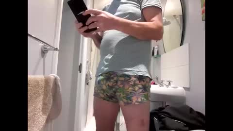 Snapshot of croup45 chatting on December 3, 2024, 10:39 am croup45 online show from December 3, 2024, 10:39 am