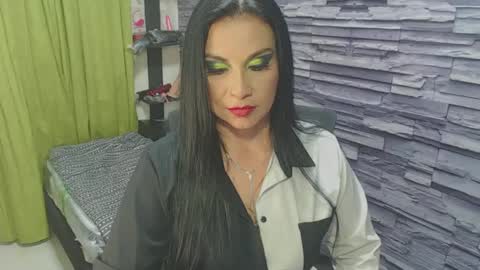 Snapshot of cruela_deviil chatting on December 6, 2024, 9:46 pm cruela_deviil online show from December 6, 2024, 9:46 pm