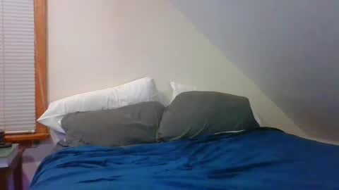 Crush380 online show from April 8, 2026, 1:27 am