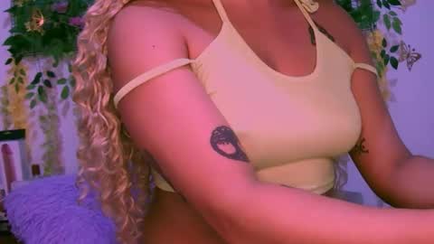 crysrus online show from December 19, 2025, 1:23 am