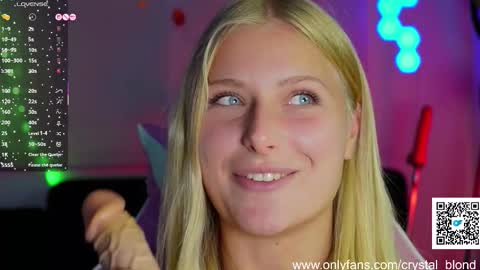 Crystal online show from November 2, 2025, 9:17 pm