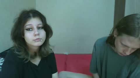 Crystal and Marcl online show from November 1, 2025, 11:23 am