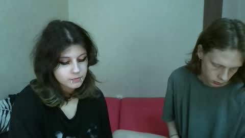 Crystal and Marcl online show from November 5, 2025, 11:54 am