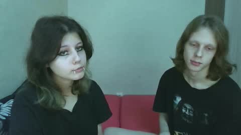 Crystal and Marcl online show from November 12, 2025, 7:57 pm