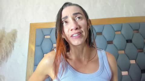 crystal_sm online show from October 1, 2025, 3:01 am