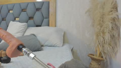 crystal_sm online show from January 14, 2026, 3:01 am