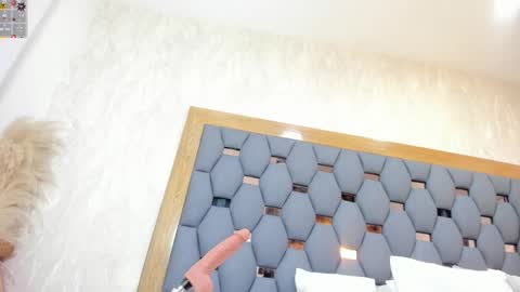 crystal_sm online show from March 1, 2026, 3:08 am