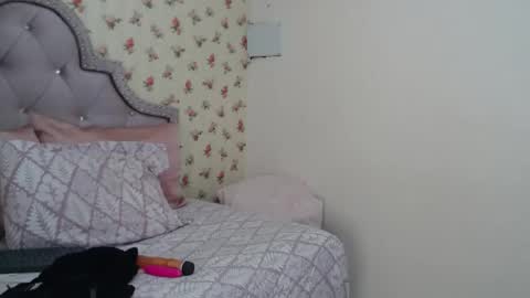 Milf Latina online show from April 4, 2026, 1:30 pm