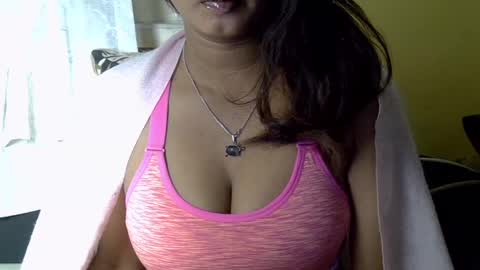crystalbellax online show from July 9, 2026, 6:28 am