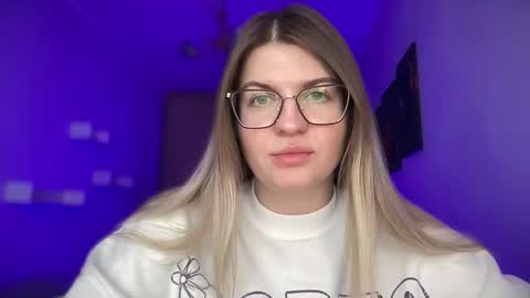 crystalblush01 online show from April 24, 2026, 12:07 pm