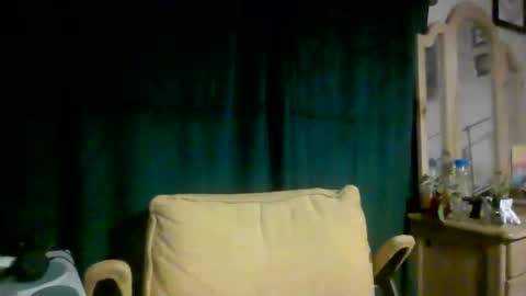 Snapshot of crystalizzzee chatting on March 19, 2026, 1:48 pm Herekittykitty69 online show from March 19, 2026, 1:48 pm