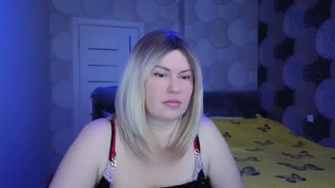 CrystalllEyes online show from October 20, 2025, 2:45 am