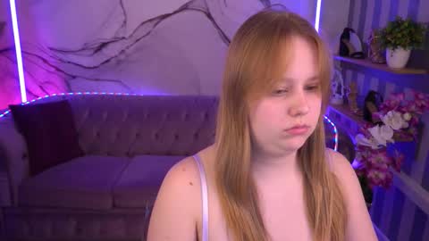 Snapshot of crystallpaws_ chatting on September 10, 2025, 7:14 pm crystallpaws_ online show from September 10, 2025, 7:14 pm