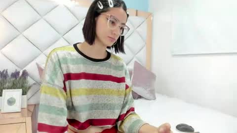 Crystal online show from May 22, 2026, 6:46 pm