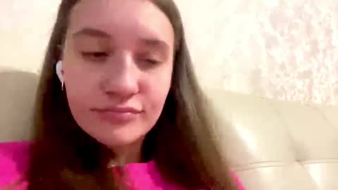 Angel online show from October 23, 2025, 1:10 pm