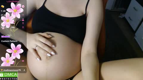 Snapshot of crystalyss chatting on October 14, 2025, 2:12 am Lia online show from October 14, 2025, 2:12 am