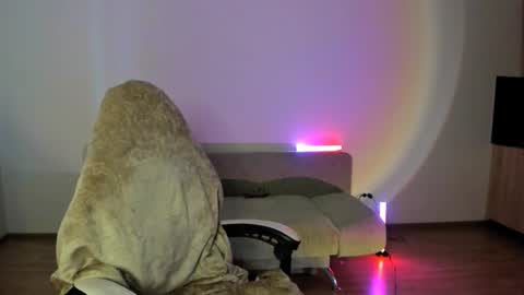 Kira online show from September 13, 2025, 2:39 pm