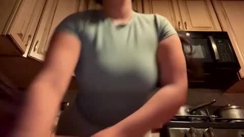 Snapshot of cubanwetdreamdoll chatting on April 7, 2026, 2:23 am Thick Cuban Laz online show from April 7, 2026, 2:23 am