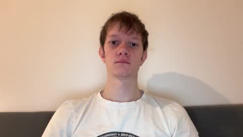 Snapshot of cube93 chatting on December 15, 2025, 2:43 pm cube93 online show from December 15, 2025, 2:43 pm