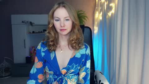 Snapshot of cuddle_kitten chatting on December 18, 2024, 2:28 pm Alexia online show from December 18, 2024, 2:28 pm