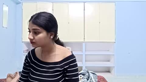 cuddlemuffins online show from February 12, 2026, 4:35 pm