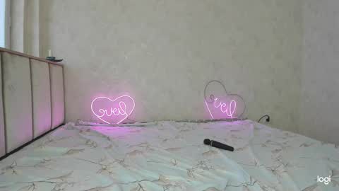 Snapshot of cuddlies2 chatting on December 24, 2024, 3:38 am cuddlies2 online show from December 24, 2024, 3:38 am