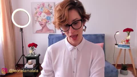 Leonela online show from October 5, 2025, 3:54 pm