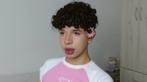 Cuddly online show from March 5, 2025, 3:40 pm