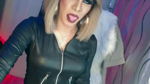 CUMMELA SLUTI online show from June 17, 2026, 3:13 pm