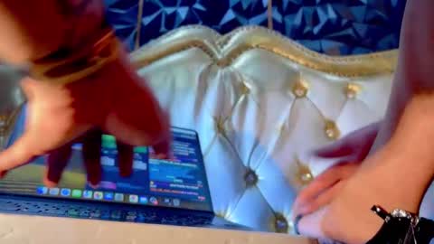 im KIM new girl to spoil online show from September 19, 2025, 8:31 pm