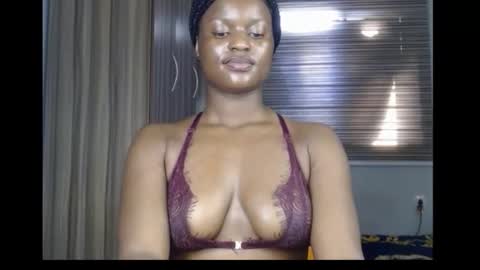 Snapshot of cum_ebony_petitxx chatting on November 17, 2025, 7:36 am cath online show from November 17, 2025, 7:36 am