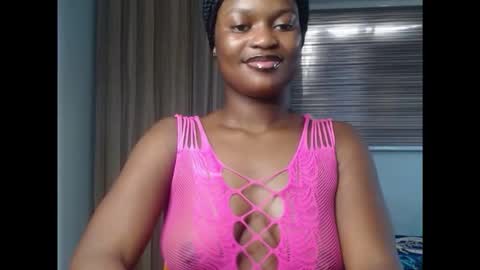 Snapshot of cum_ebony_petitxx chatting on December 4, 2025, 7:17 am cath online show from December 4, 2025, 7:17 am