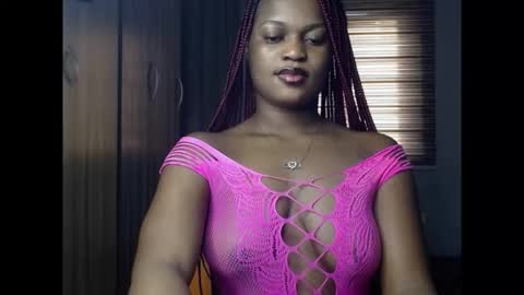 Snapshot of cum_ebony_petitxx chatting on February 2, 2026, 7:29 am cath online show from February 2, 2026, 7:29 am