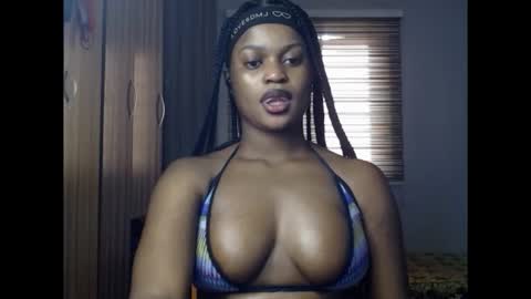 Snapshot of cum_ebony_petitxx chatting on February 11, 2026, 7:24 am cath online show from February 11, 2026, 7:24 am