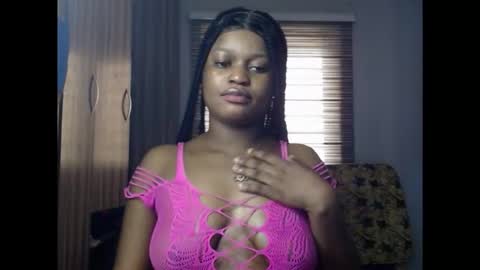 Snapshot of cum_ebony_petitxx chatting on February 15, 2026, 8:02 am cath online show from February 15, 2026, 8:02 am