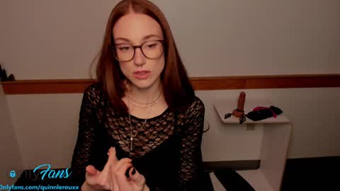 Snapshot of cum_with_quinn chatting on December 18, 2024, 1:05 am Quinn online show from December 18, 2024, 1:05 am