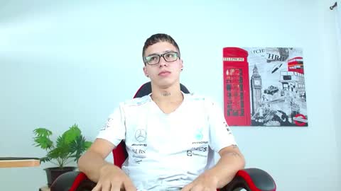 Snapshot of cumandres chatting on September 10, 2025, 1:55 pm cumandres online show from September 10, 2025, 1:55 pm